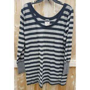 Poof Excellence Long Top Long Sleeve Black & Gray Striped Plus 1X Deep Scoop